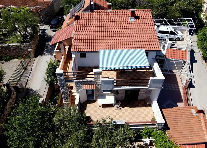 Mevi 아파트 트로기르